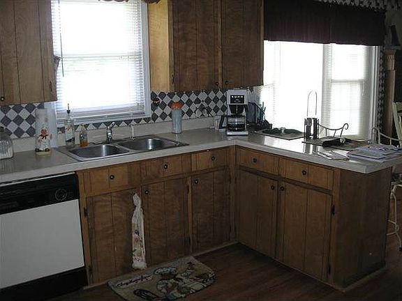 3rd image of 1813 Brewers Hwy