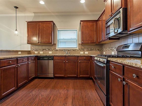 2nd image of 6852 Golden Bud Ln