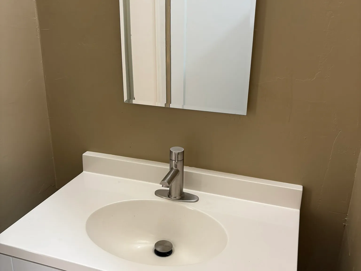 1 bed, 770 sqft, $2,395 — Photo 4