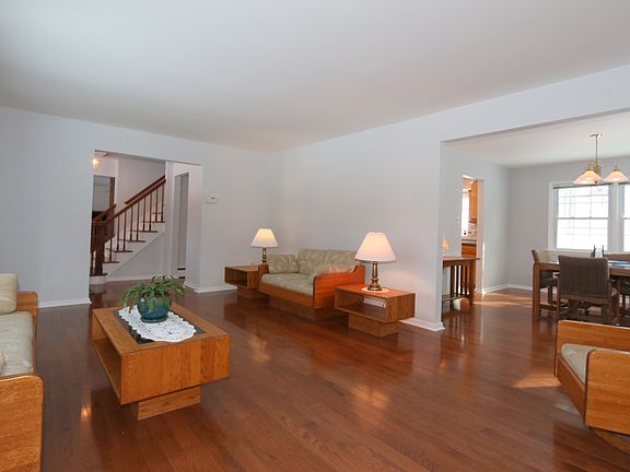 5th image of 1804 Dogwood Dr