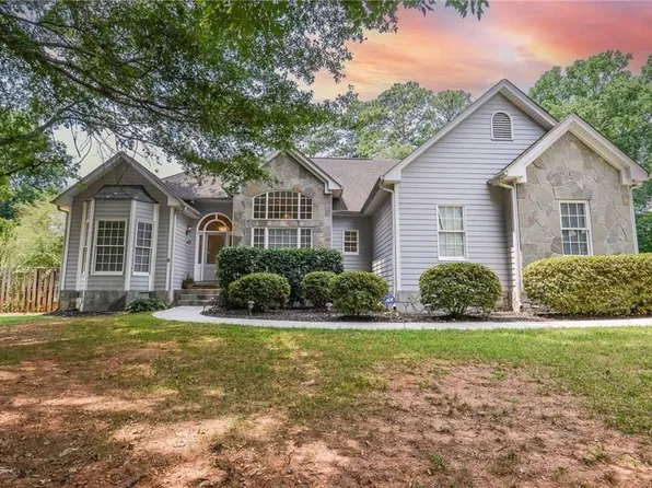 223 Windsong Ln, Lilburn, GA 30047