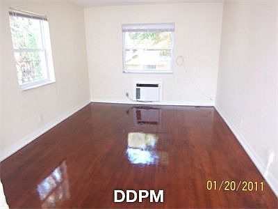 3rd image of 3425 19th Ave S