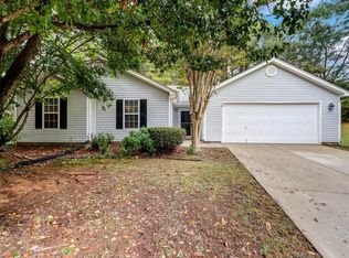 1029 Grey Fox Ln, Auburn, GA 30011