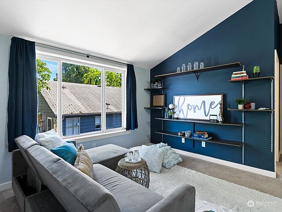 4th image of 13227 35th Avenue NE #5