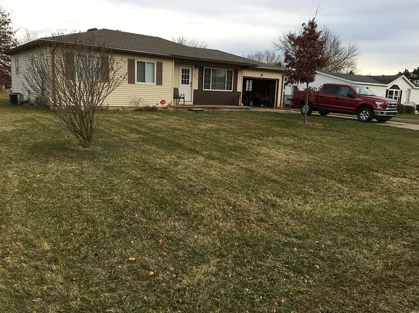 425 Gerald St, Quincy, MI 49082