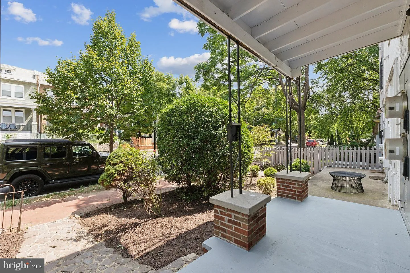 2 bed, 1.0 bath, 900 sqft, $2,450 — Photo 3