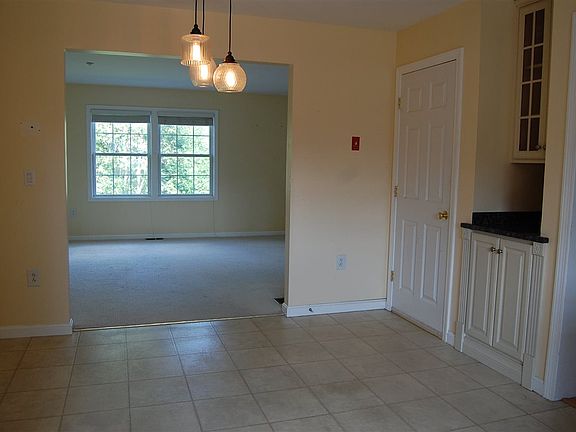 4th image of 225A Belknap Dr #A
