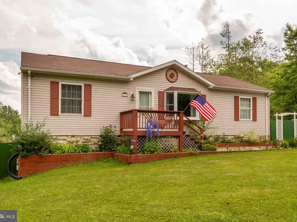 505 Southern Pines Dr, Oakland, MD 21550