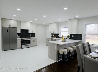 537 Squankum Yellowbrook Rd, Farmingdale, NJ 07727