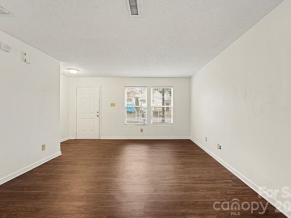 5th image of 1456 Prairie Valley Dr