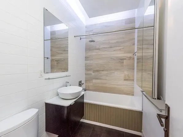 949 Willoughby Avenue image 6 of 9