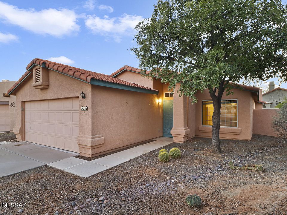 1st image of 144 E Mesquite Crest Pl