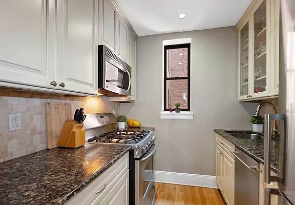 3rd image of 250 Park Pl APT 2D