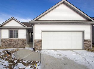 3720 SW Stonehaven Ln, Ankeny, IA 50023