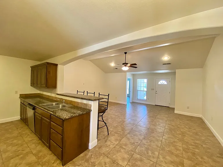 4804 Harvard St — Photo 3