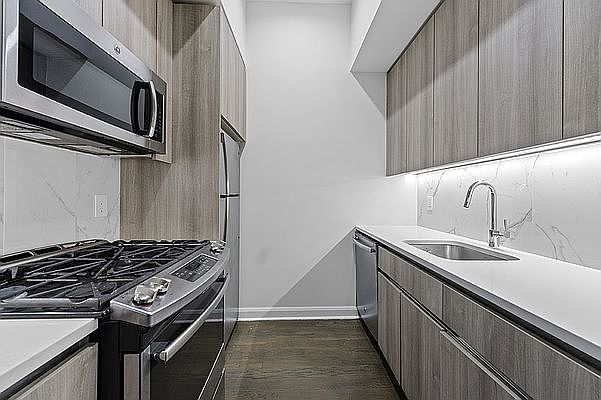 1st image of 15 Park Row APT 18K