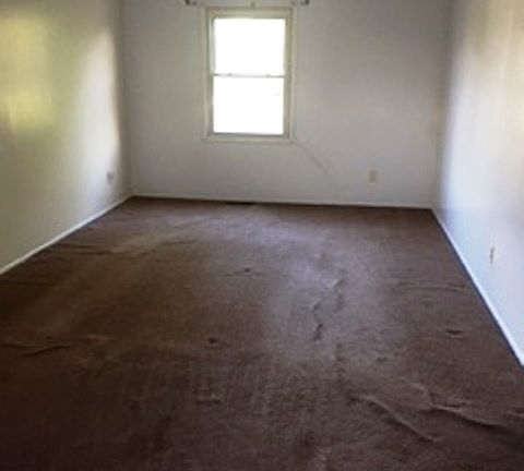 4th image of 1406 Karahill Dr