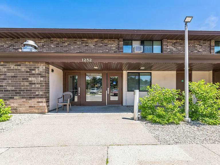 1252 N 12th Pl — Photo 11