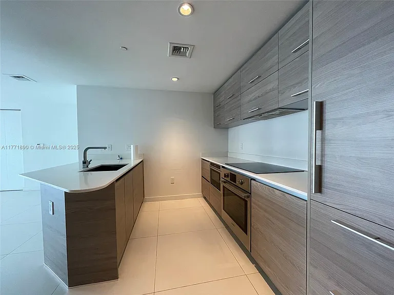 1300 S Miami Ave #20 — Photo 20