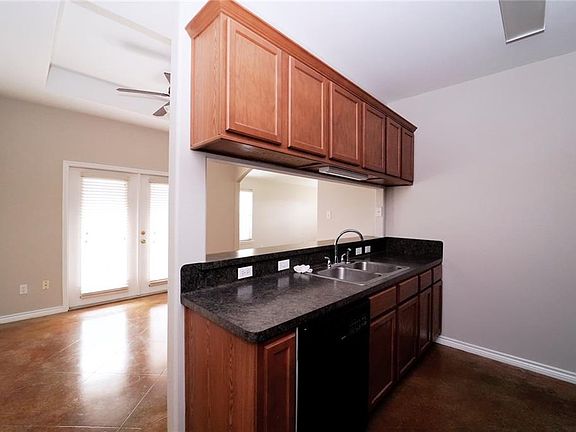 5th image of 6642 Rhine Dr