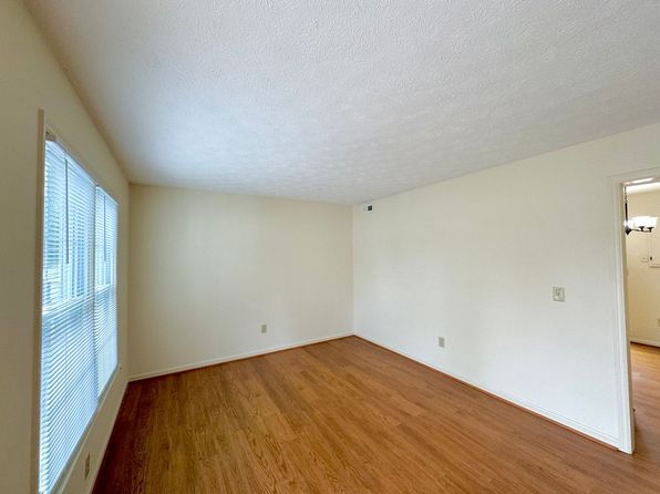 Eastover Drive, 1921 Eastover Dr APT F, South Boston, VA 24592