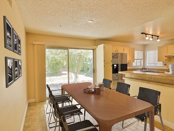 5th image of 4128 Whitsett Ave APT 204