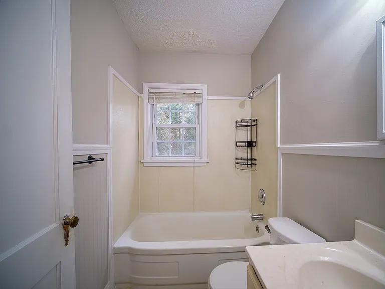 3030 Marlowe Ave — Photo 26