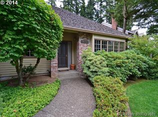 14150 Amberwood Cir, Lake Oswego, OR 97035