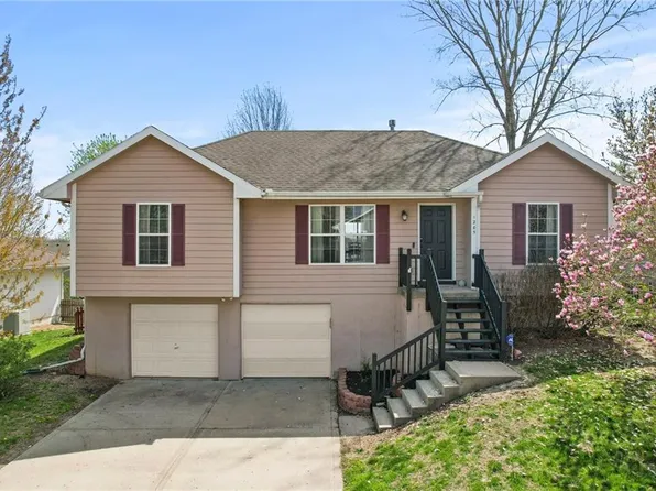 1205 Stonecrest Dr, Kearney, MO 64060