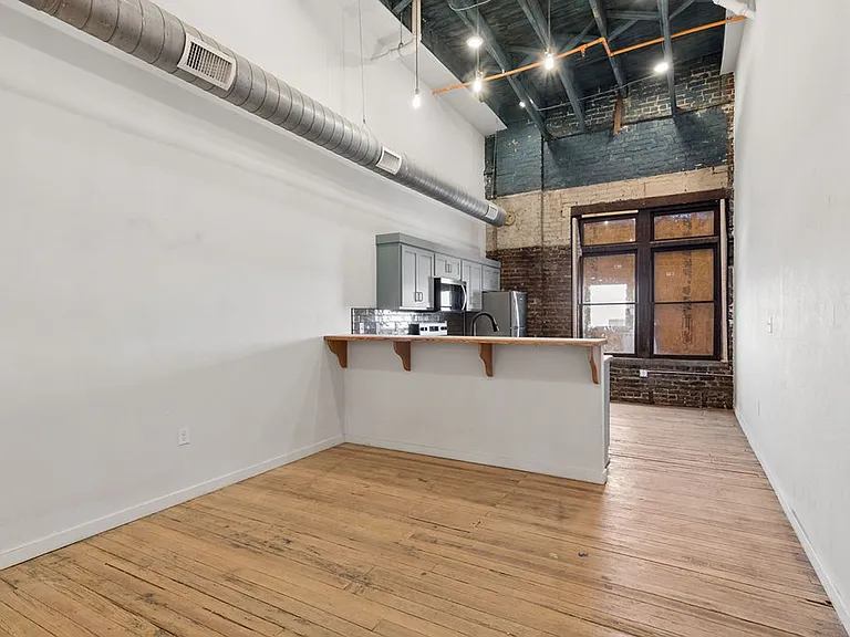 Brand new apartments in downtown Springfield! — Photo 57