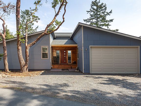2nd image of 490 Hillcrest Pl