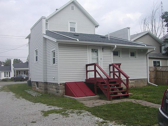 2nd image of 40 Broadway St