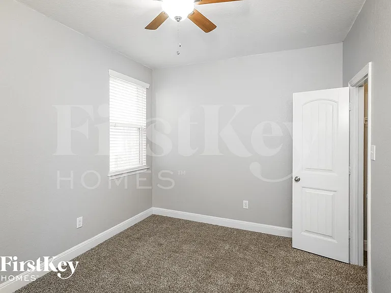 12510 Quarter #J — Photo 11