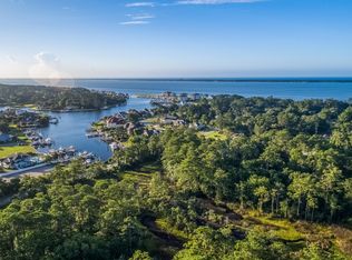 222 S Spooners St, Morehead City, NC 28557