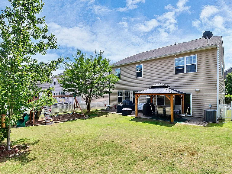 1809 Deer Meadows Dr — Photo 33