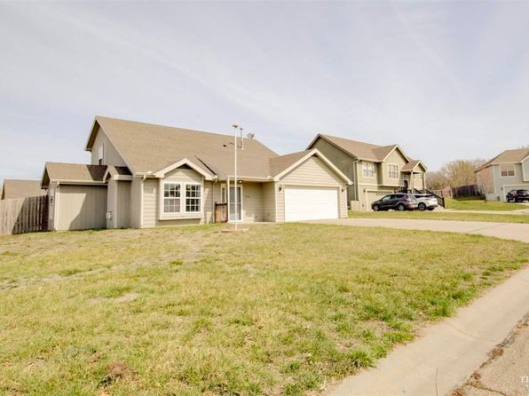 2718 Blaine Ct, Junction City, KS 66441