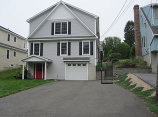 12 S Edgewood Rd, Niantic, CT 06357