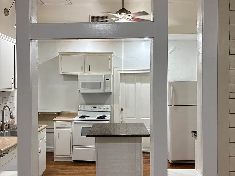 105 Church St — Photo 11