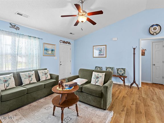 5th image of 110 Pear Tree Lane