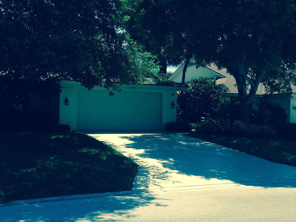 1st image of 253 E River Park Dr