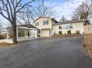 440 W Patricia Ln, Fayetteville, AR 72703