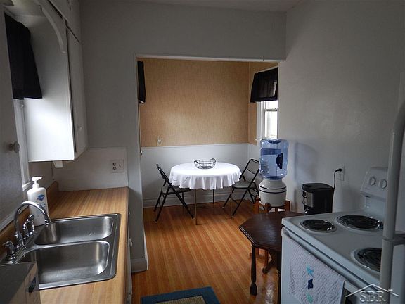 4th image of 3334 Court St