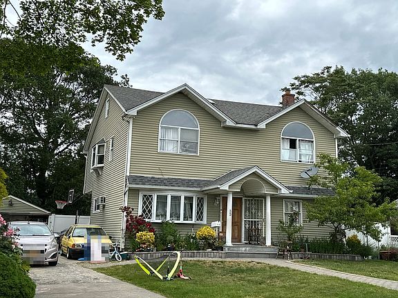 5th image of 33 Circle Dr