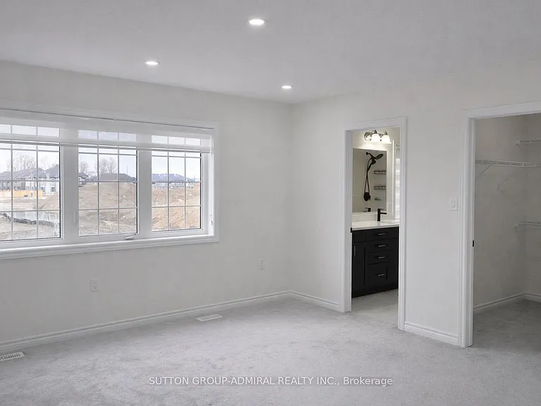 65 Barkerville Dr — Photo 34