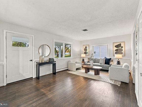 5th image of 8109 Mace Ct