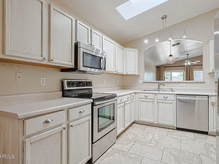 8747 W Adam Ave — Photo 13