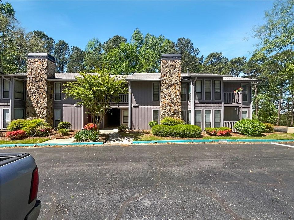 1st image of 5062 Woodridge Way