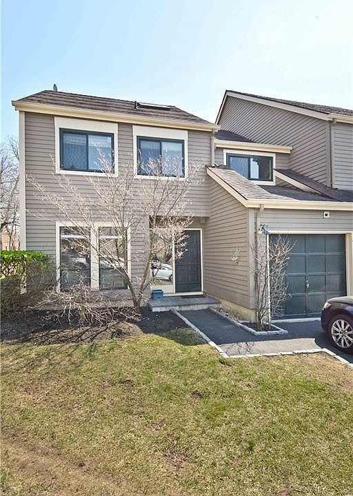 1st image of 40 Manor House Ln