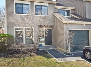 40 Manor House Ln, Dobbs Ferry, NY 10522