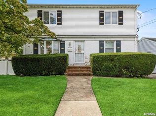 2396 York St, East Meadow, NY 11554